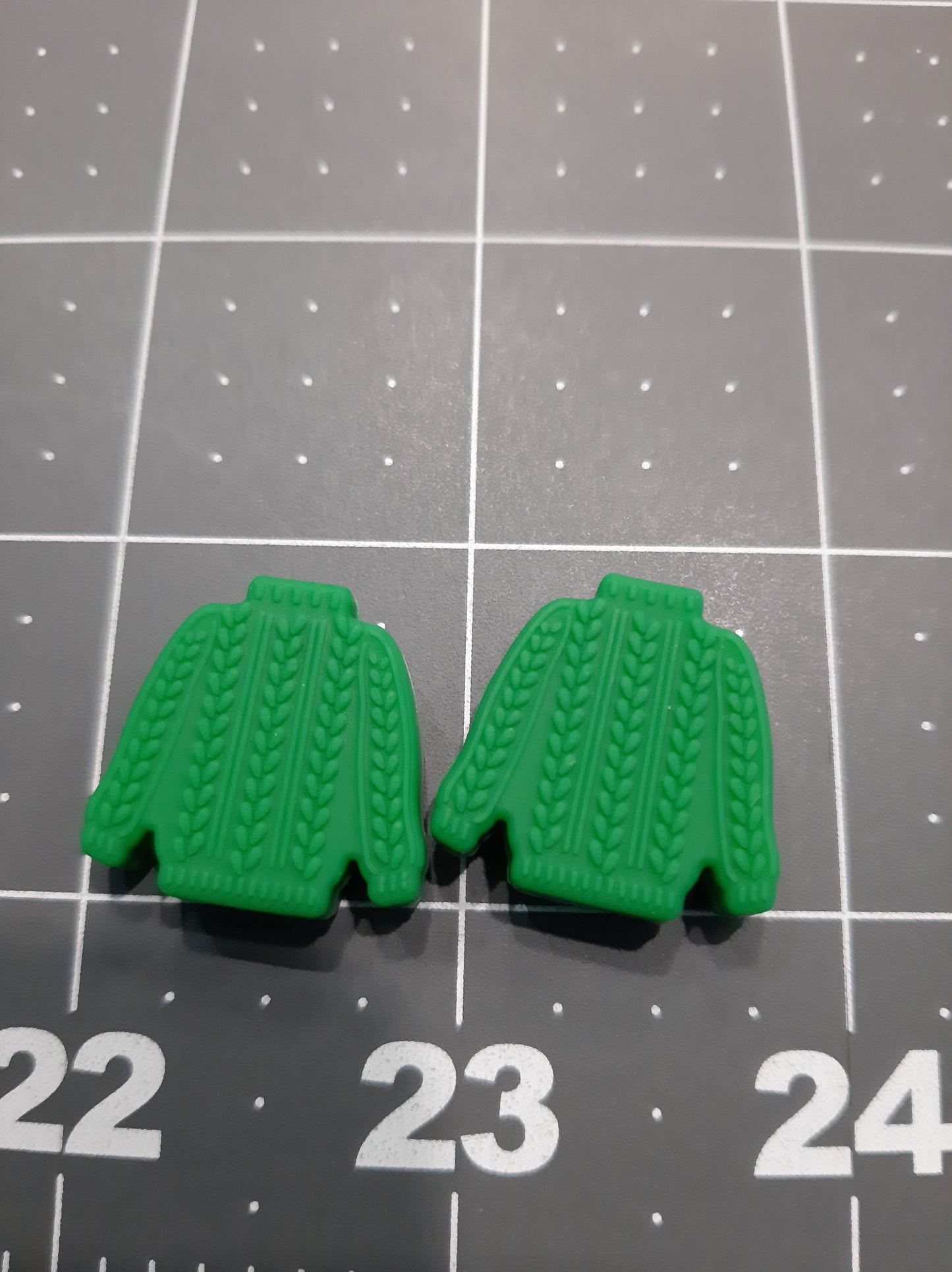 Knitted Sweater ~ stitch stoppers