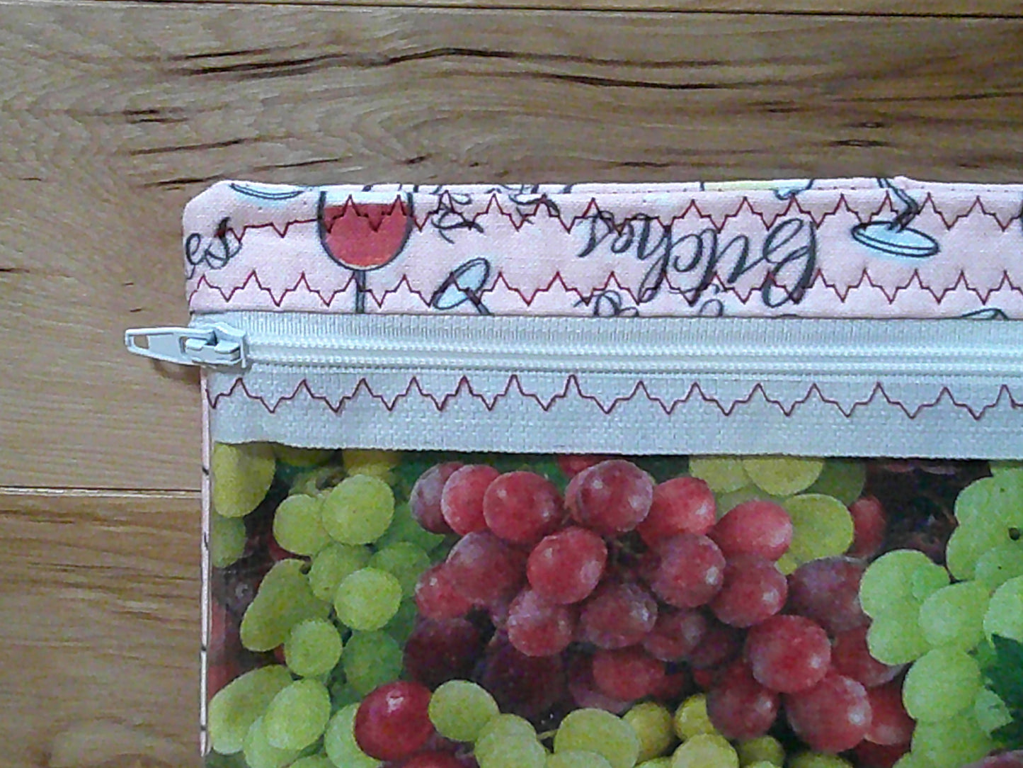 Wine bottles w/ grapes ~ project bags