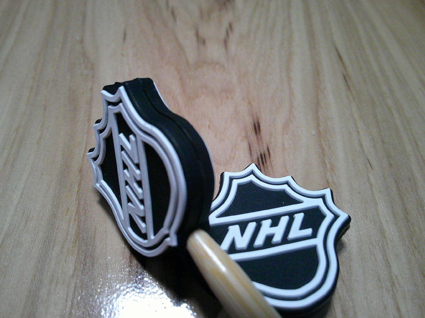NHL logo ~ stitch stoppers