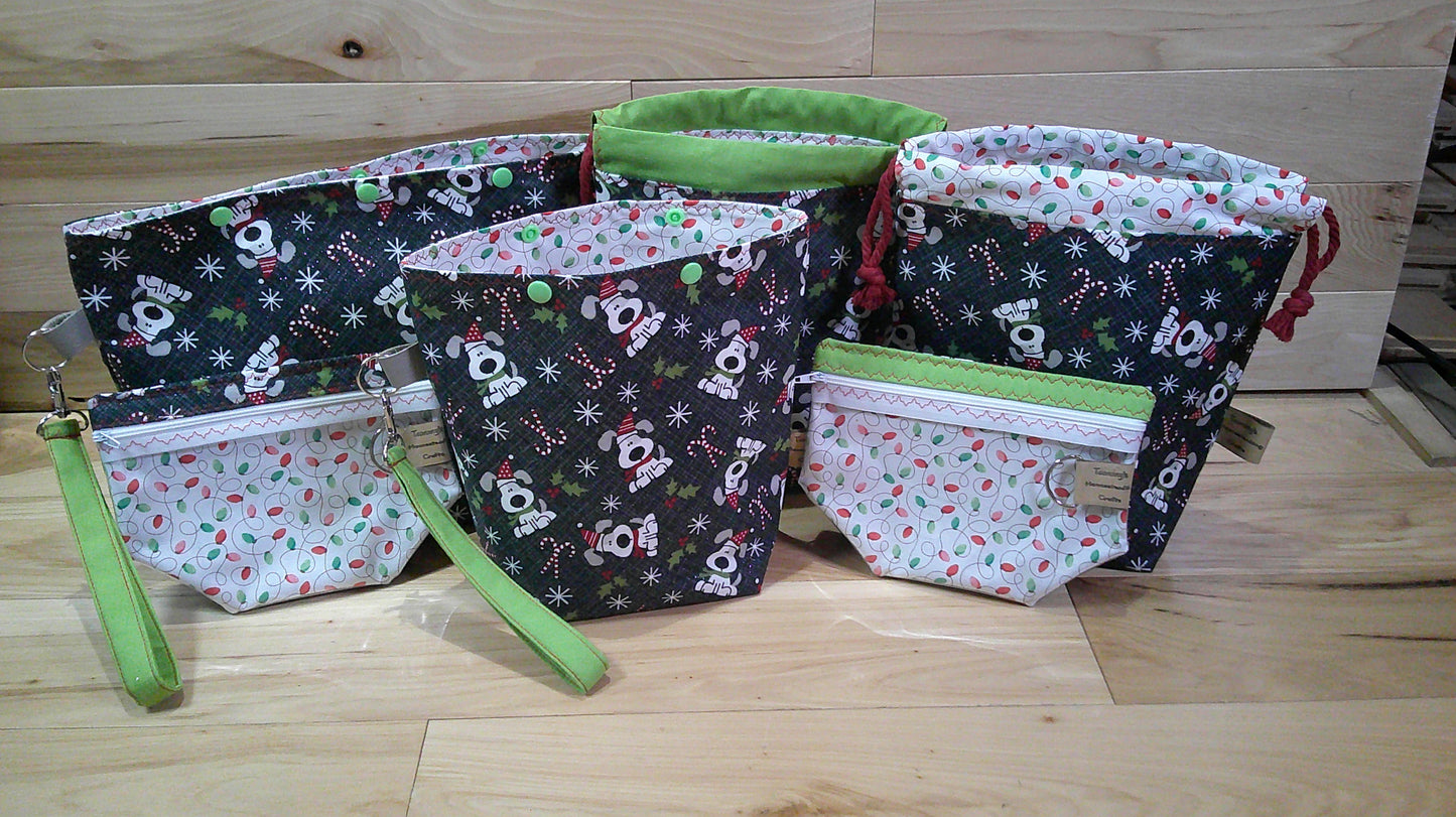 Dogs' w/ holly & Christmas lights ~ Project Bags