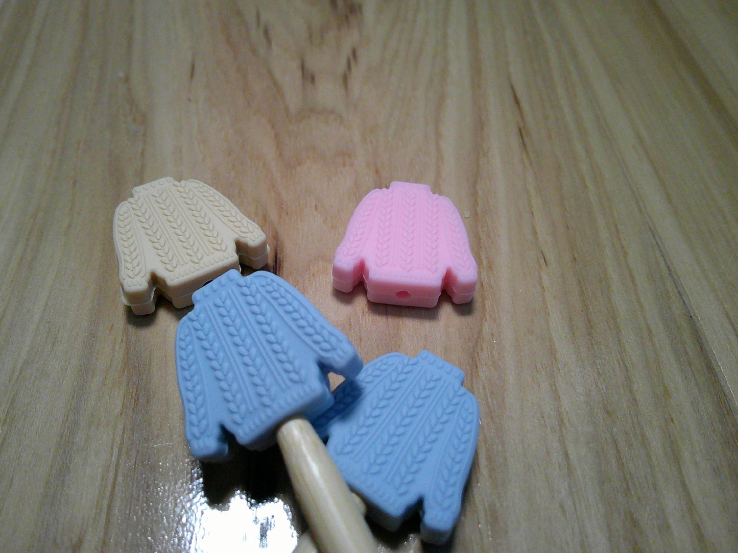 Knitted Sweater ~ stitch stoppers