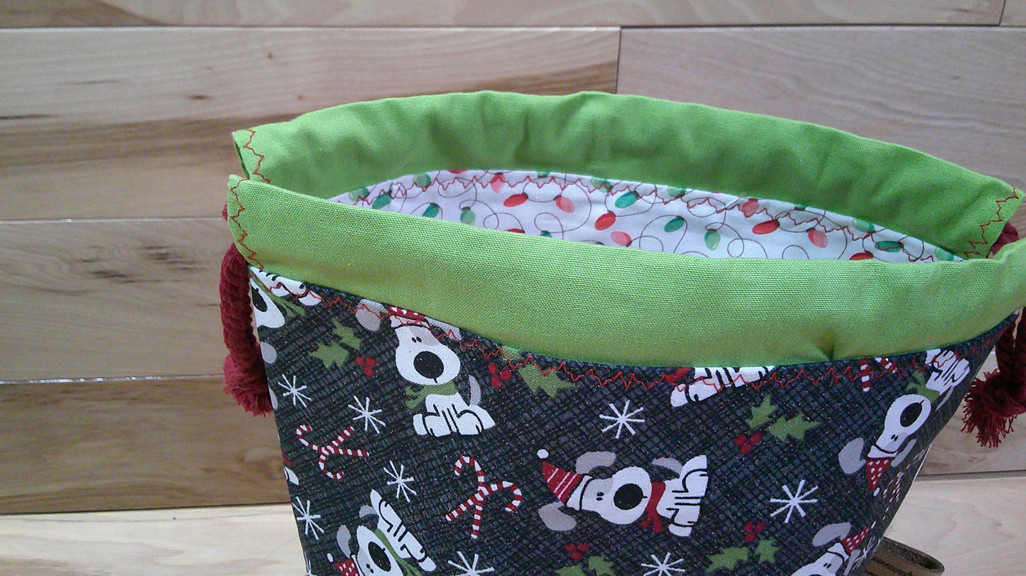 Dogs' w/ holly & Christmas lights ~ Project Bags