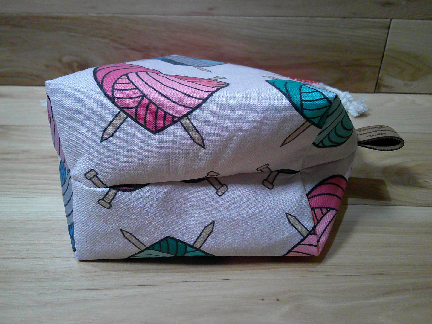 Heart yarn balls w/ knitting needles project bags