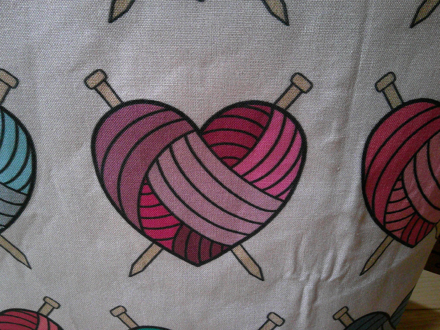 Heart yarn balls w/ knitting needles project bags