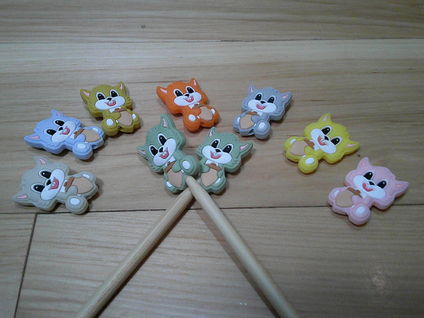 Squirrel w/ nut ~ stitch stoppers
