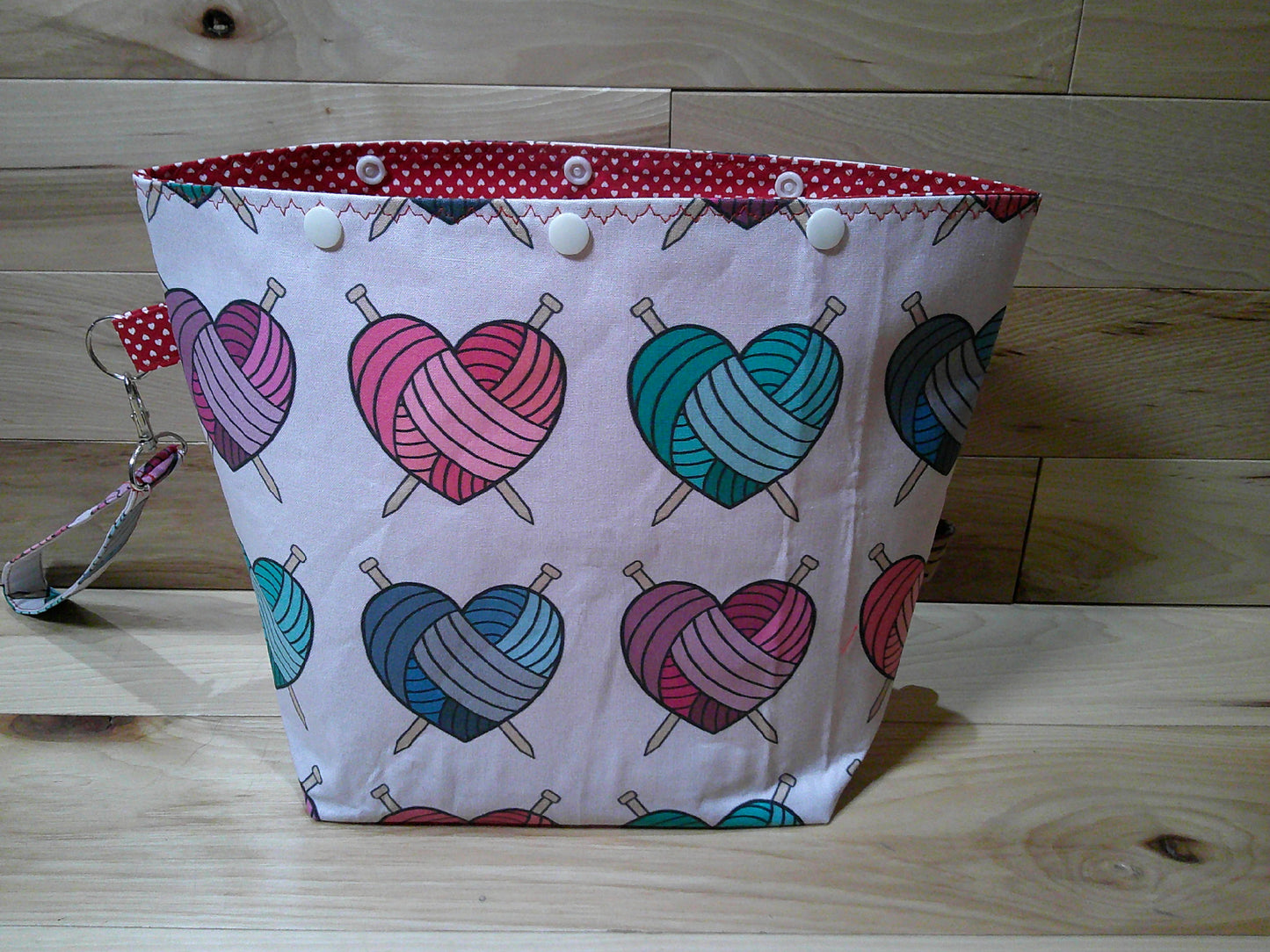 Heart yarn balls w/ knitting needles project bags