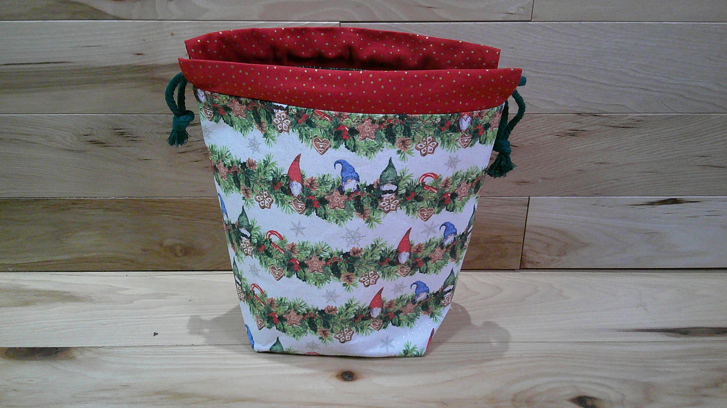 Christmas Gnomes w/ garland ~ project bags