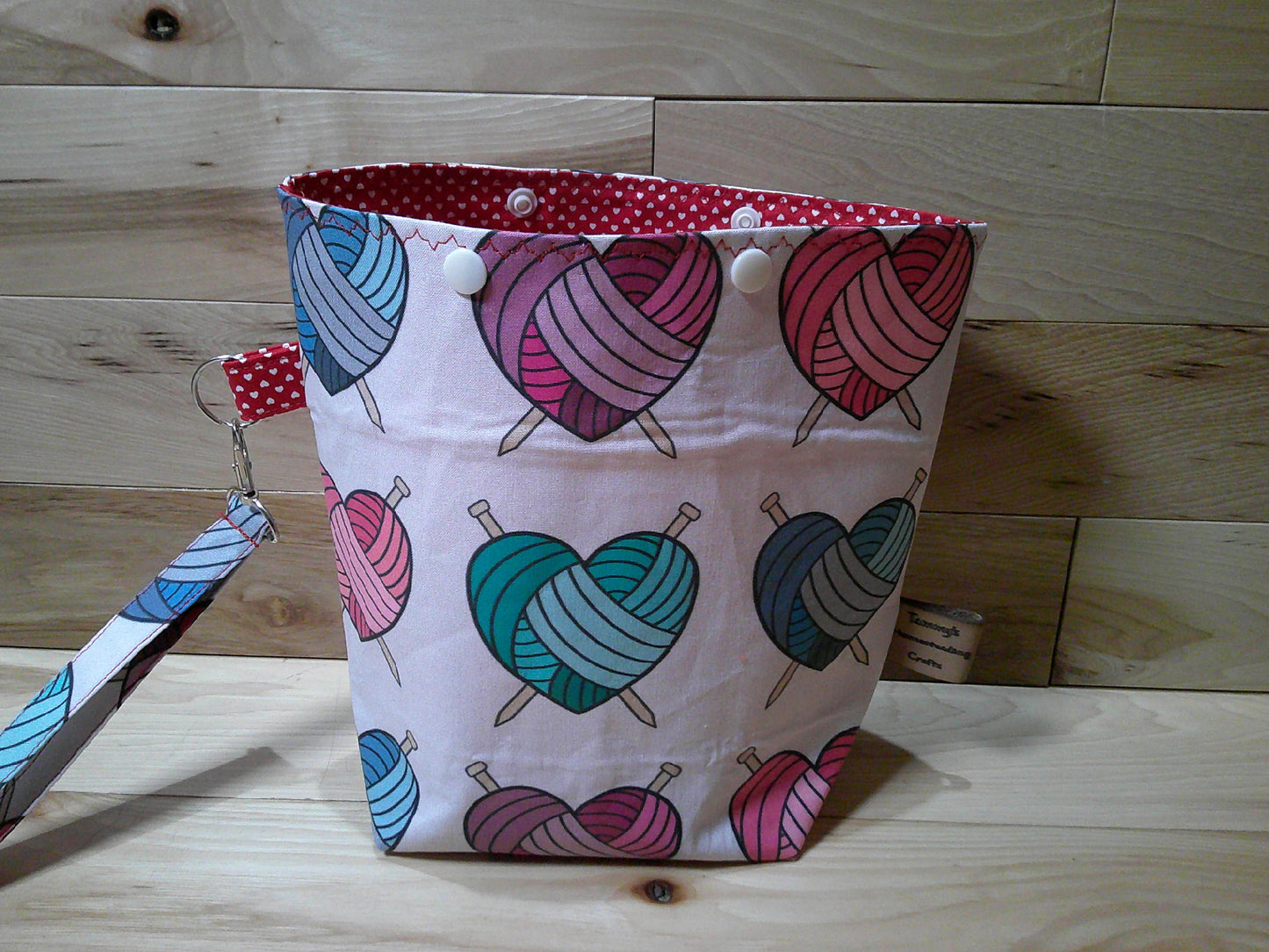 Heart yarn balls w/ knitting needles project bags