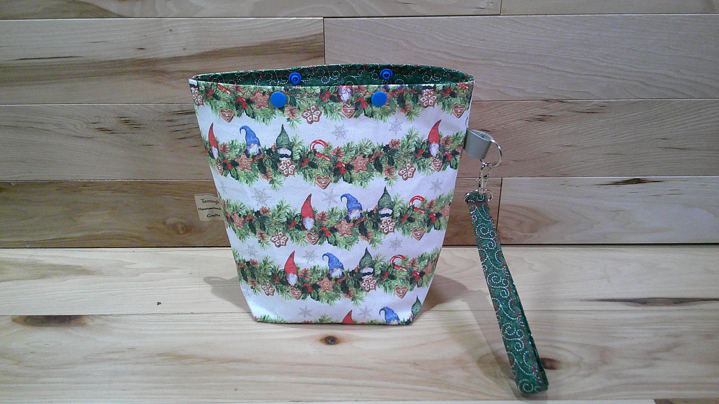 Christmas Gnomes w/ garland ~ project bags