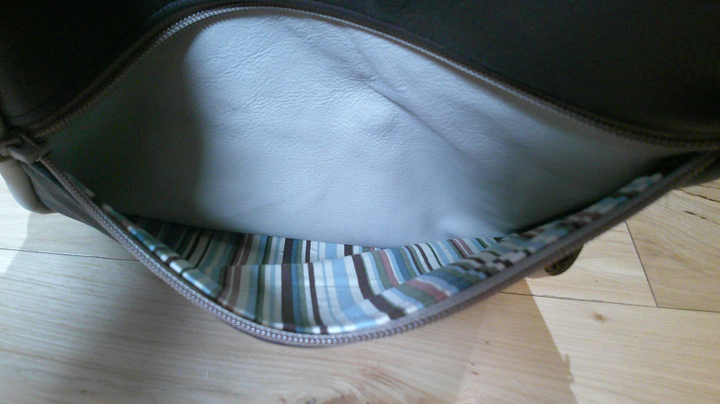 Crossbody / Sling Bag ~ leather
