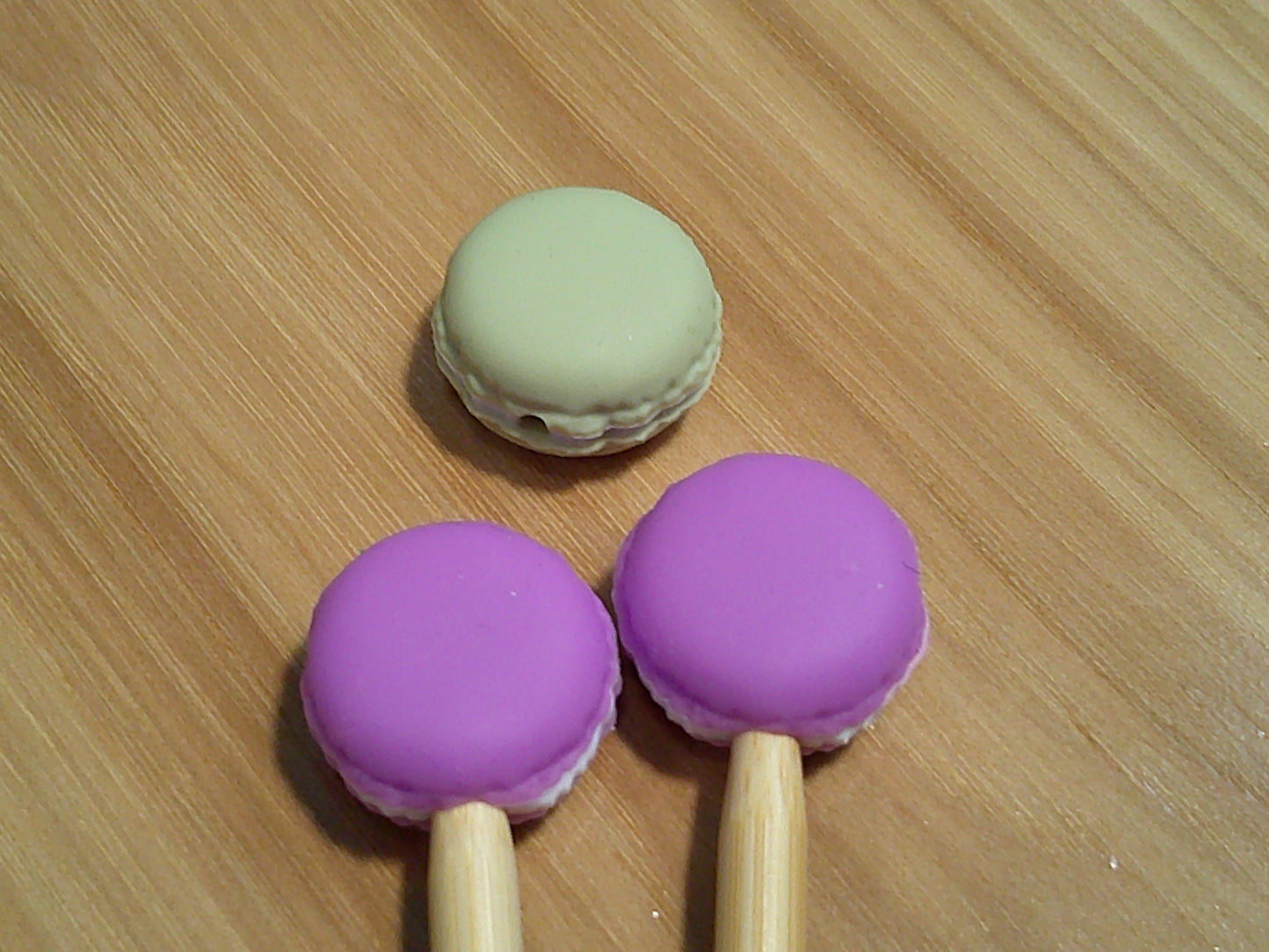Macaroon~ stitch stoppers