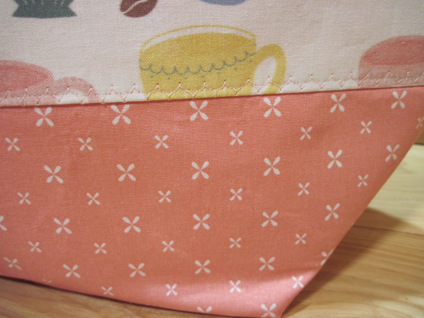 X-Large Tote Style Bag ~ Tea Cups w/ pink & sewn handles