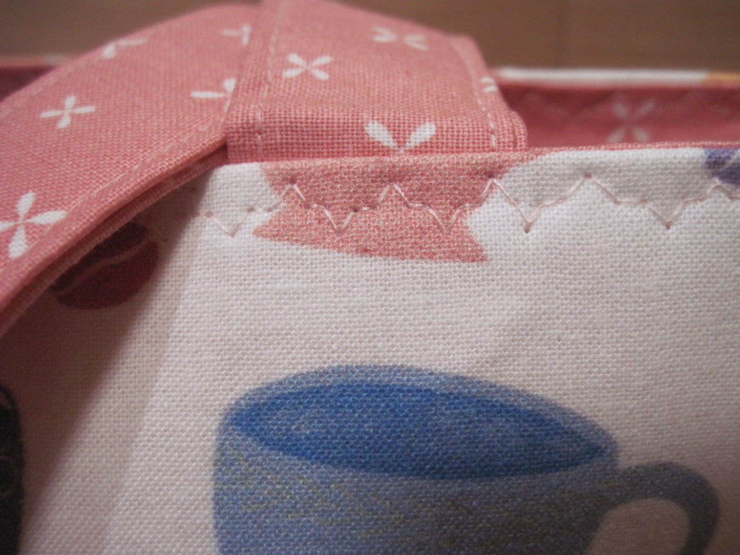 X-Large Tote Style Bag ~ Tea Cups w/ pink & sewn handles