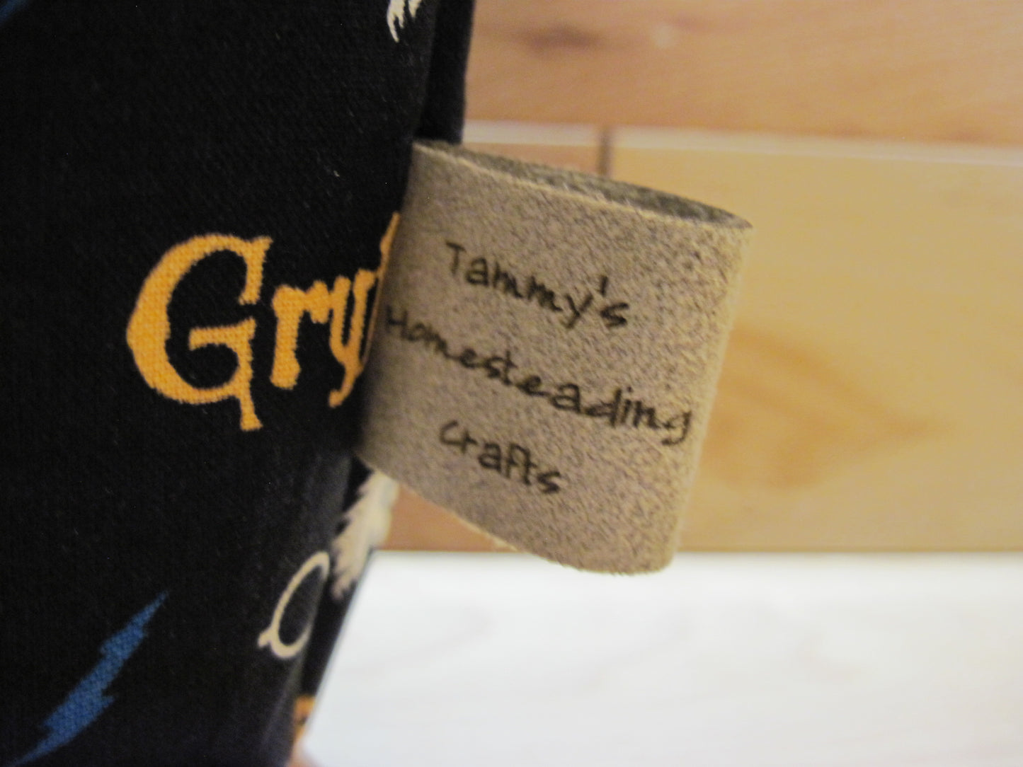 Large Tote Style Bag ~ Gryffindor ~ Harry Potter w/ yellow gold & sewn handles