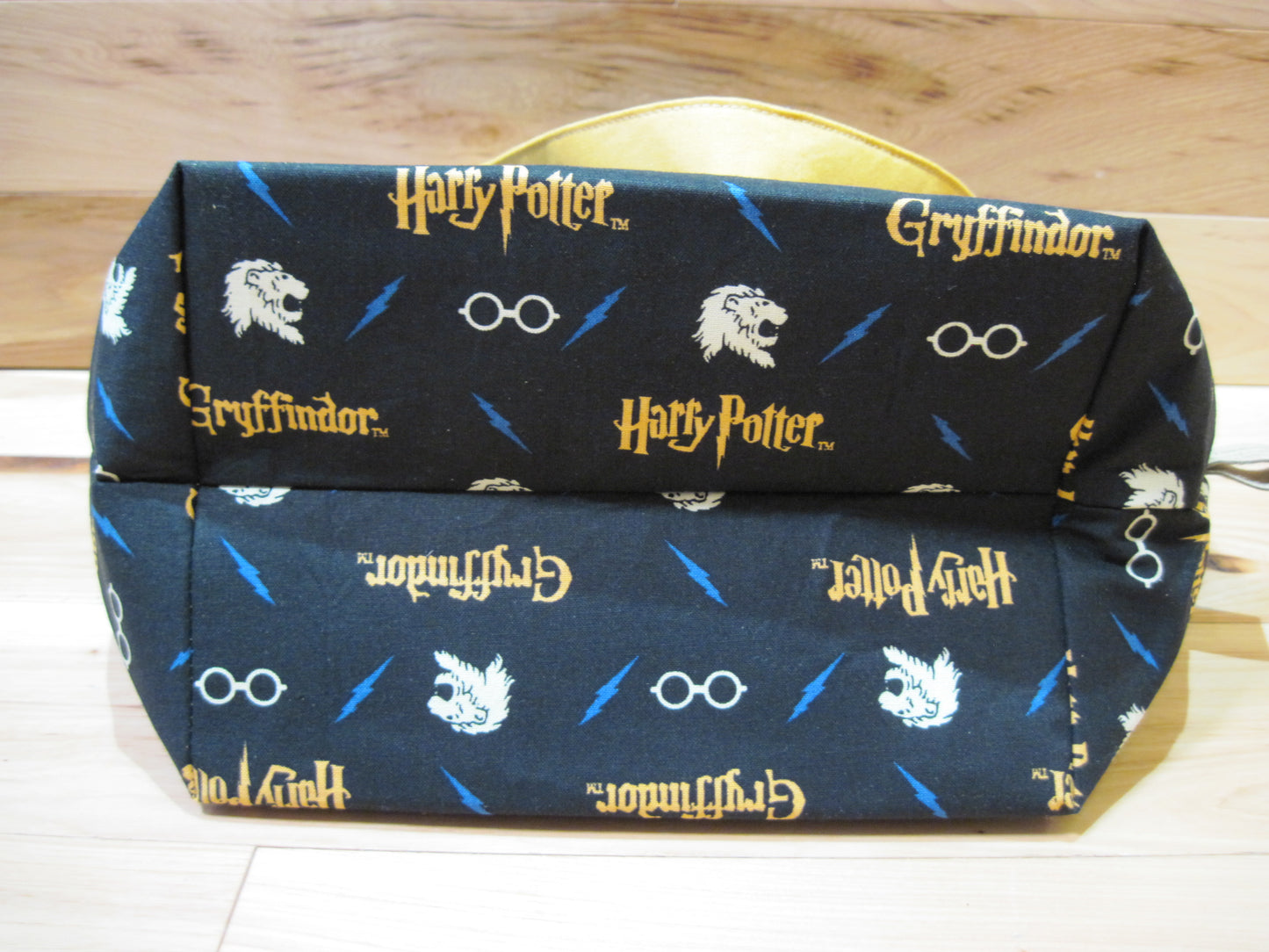 Large Tote Style Bag ~ Gryffindor ~ Harry Potter w/ yellow gold & sewn handles