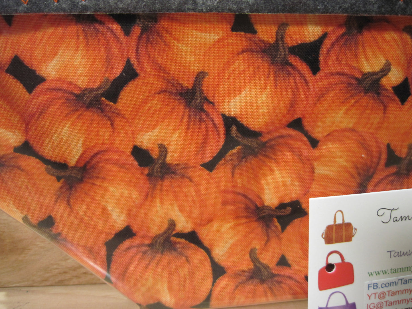 Notions Bag ~ Pumpkins w/ basket weave fabric & zipper