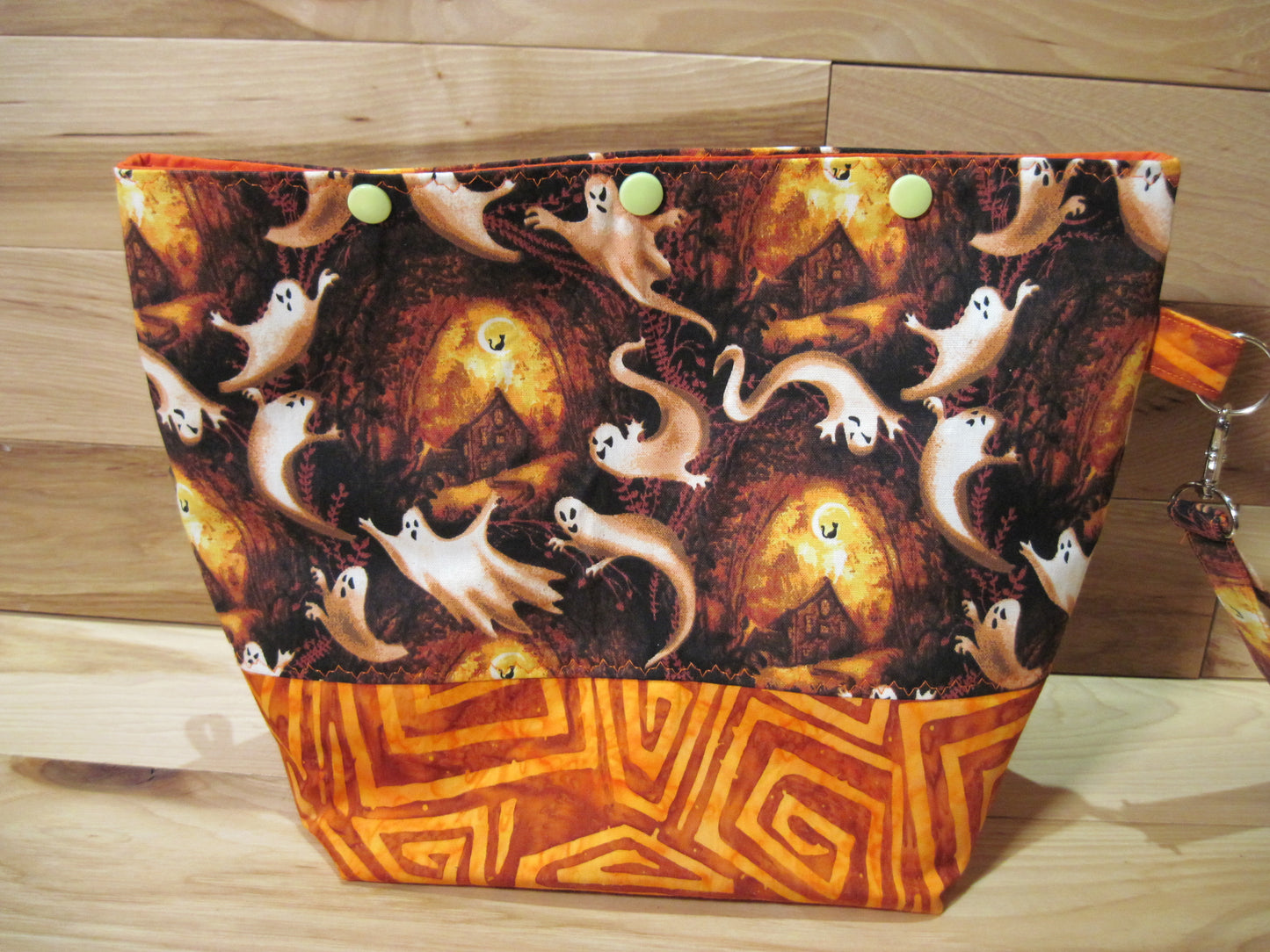 Medium~ Spooky Ghosts w/orange & snaps project bag