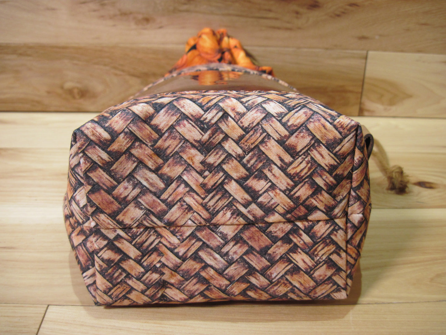 Small Window Drawstring ~ Pumpkins w/ basket weave fabric project bag