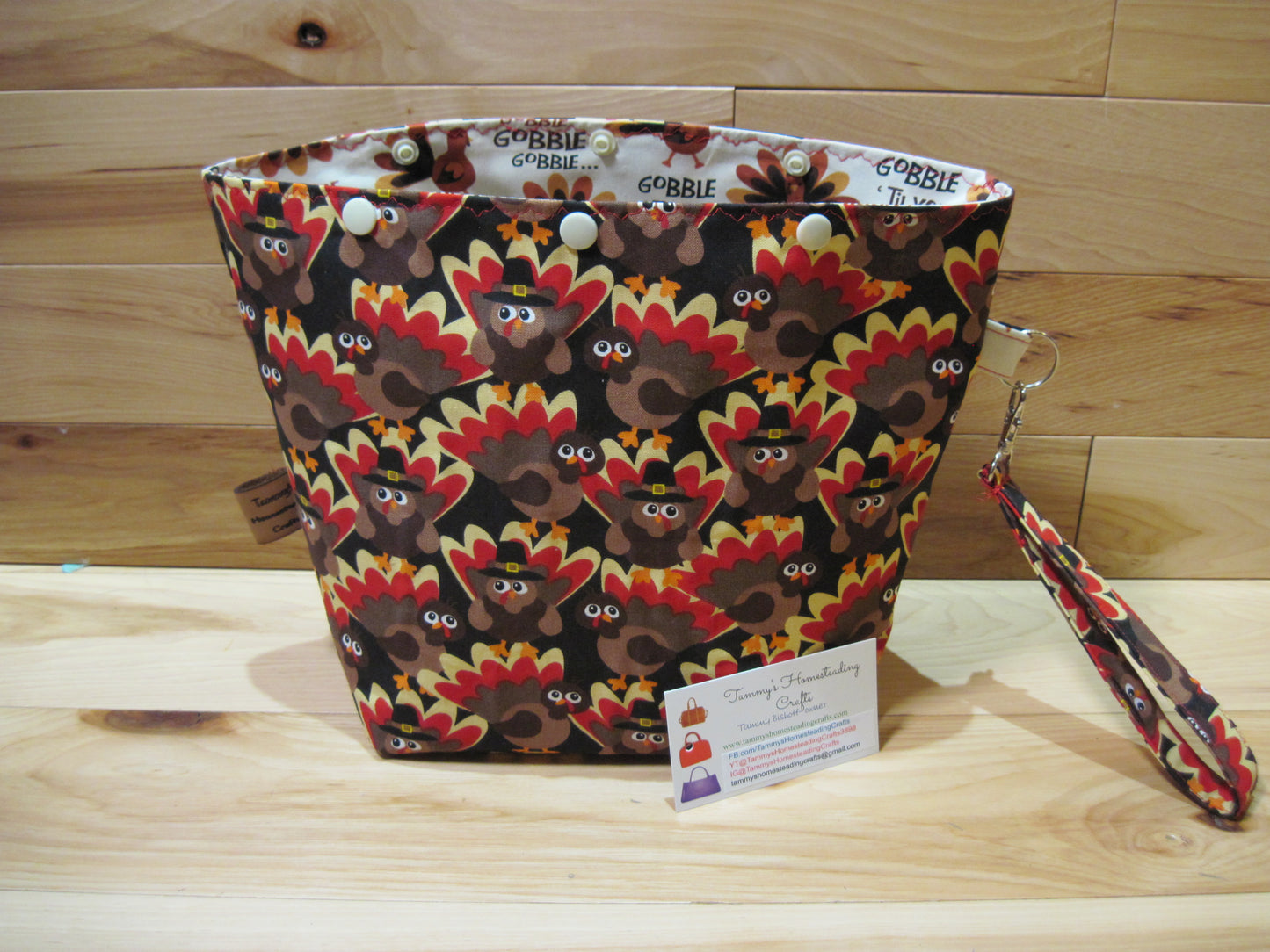 Medium Turkey w/ "gobble gobble" on the inside & snaps project bag