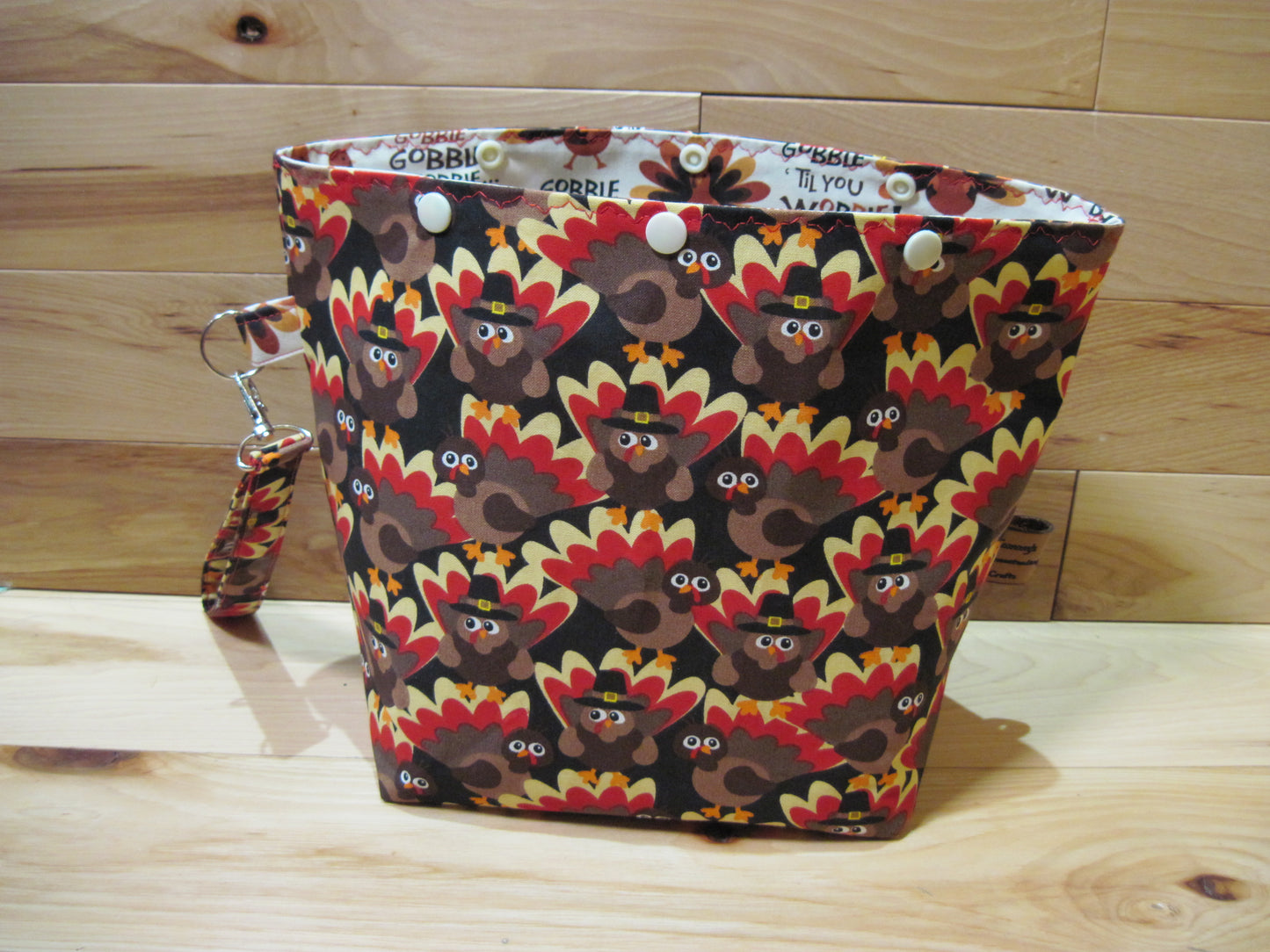 Medium Turkey w/ "gobble gobble" on the inside & snaps project bag