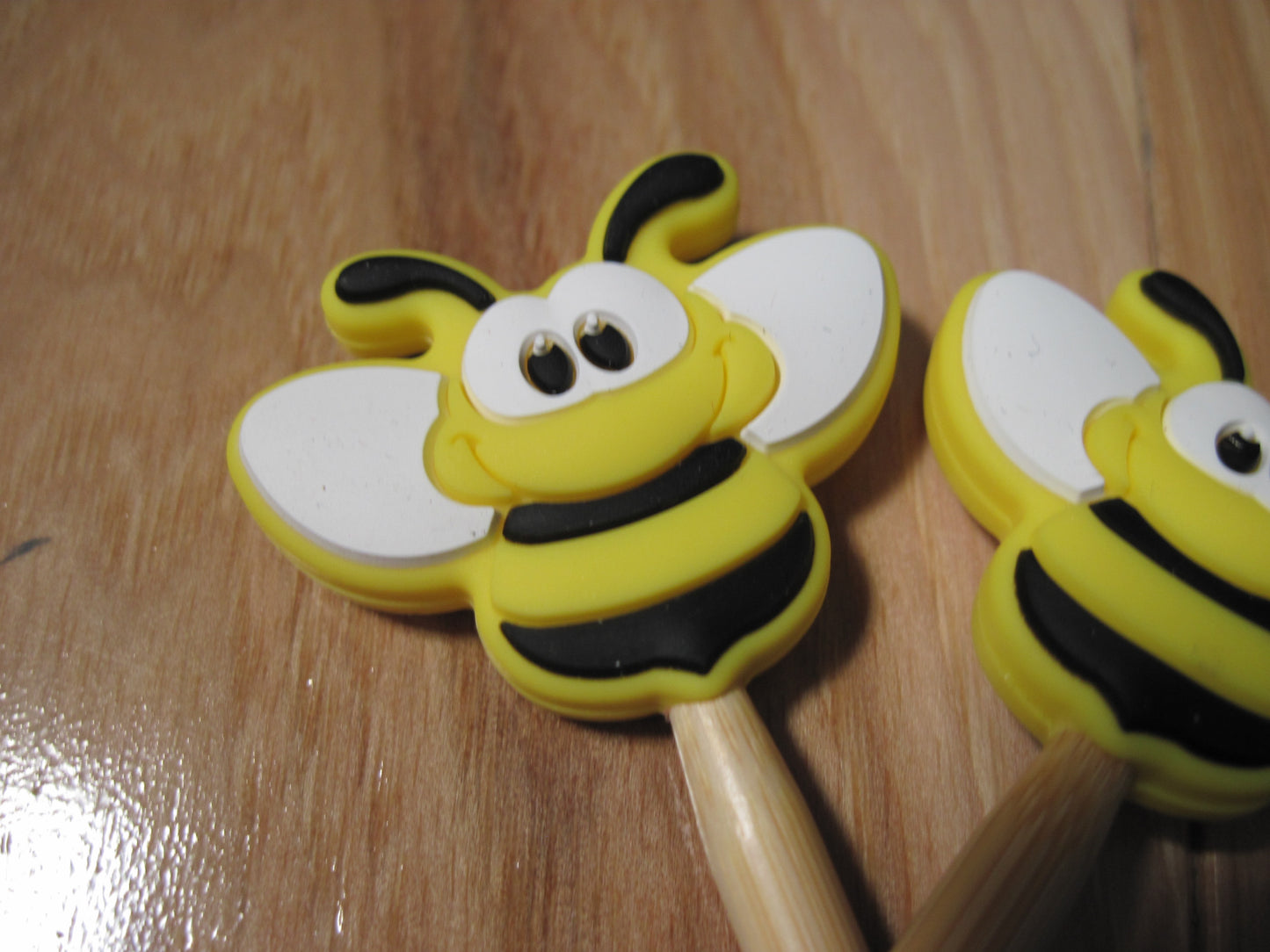 Bee ~ stitch stoppers