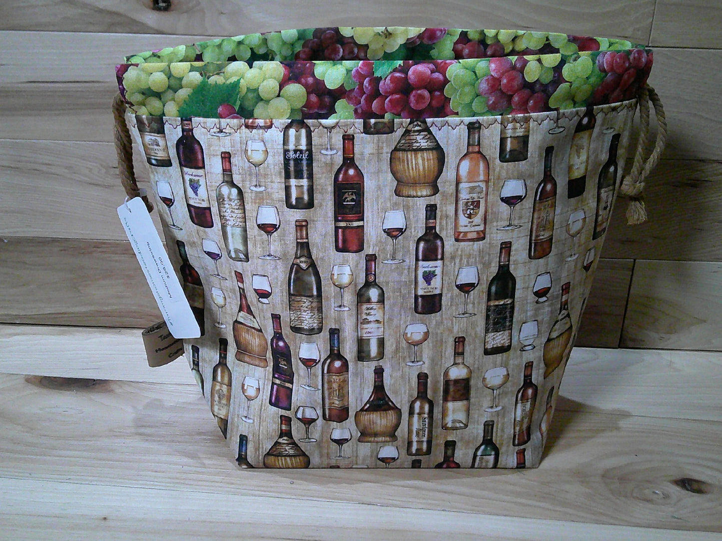 Wine bottles w/ grapes ~ project bags