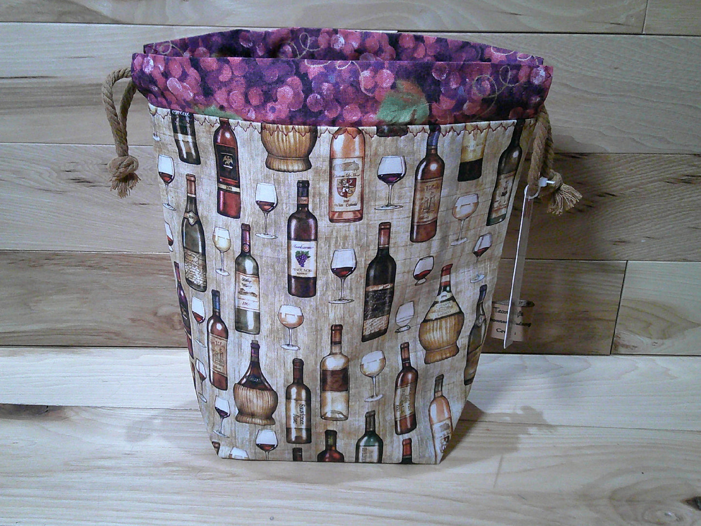 Wine bottles w/ grapes ~ project bags