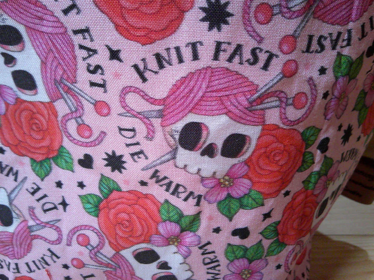 "Knit fast Die warm" w/ yarn hat on skull project bags