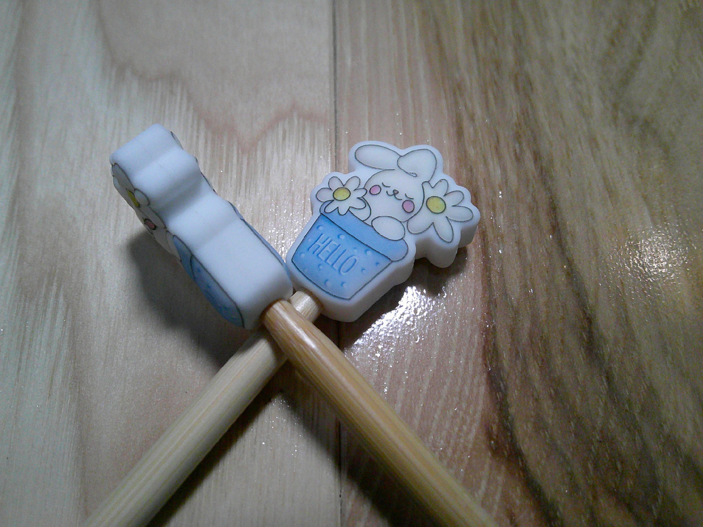 Bunny & daisy flowerpot ~ stitch stopper