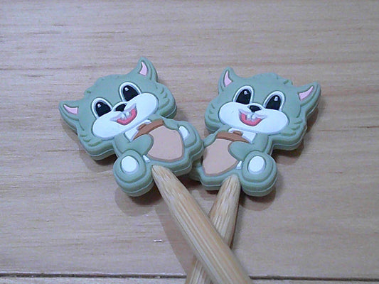 Squirrel w/ nut ~ stitch stoppers