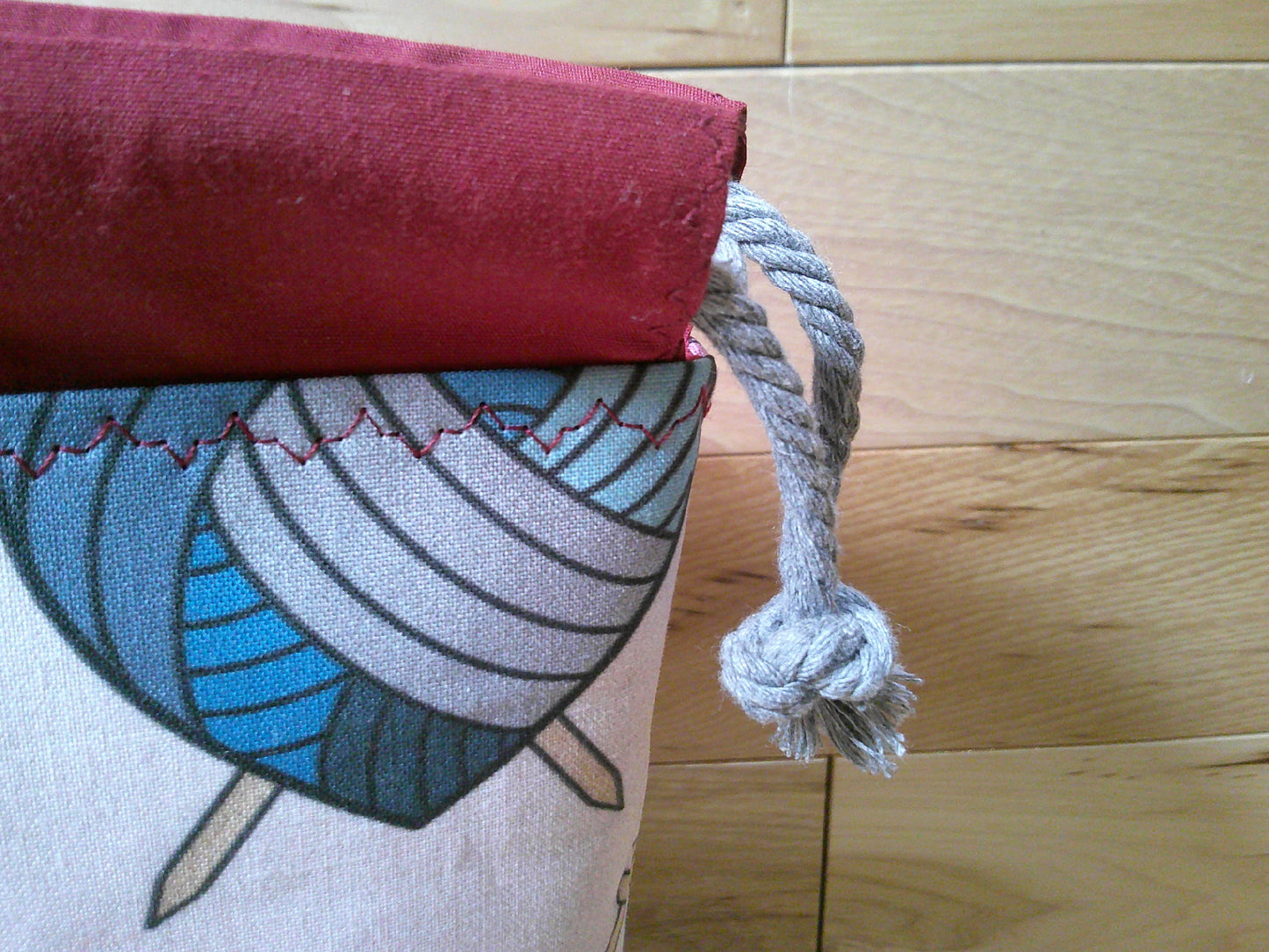 Heart yarn balls w/ knitting needles project bags