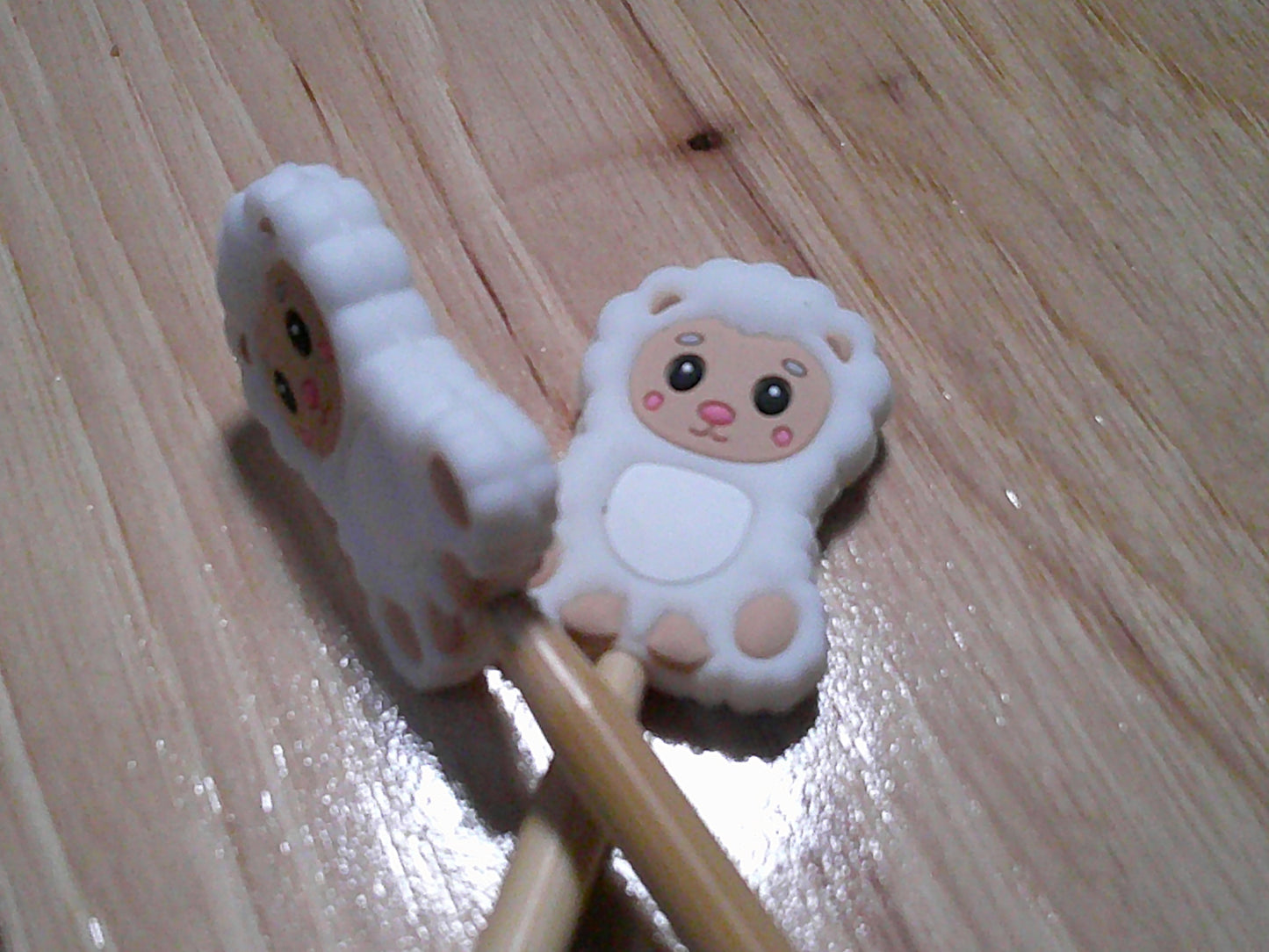 Cute sitting Sheep ~ stitch stoppers