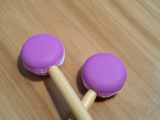 Macaroon~ stitch stoppers