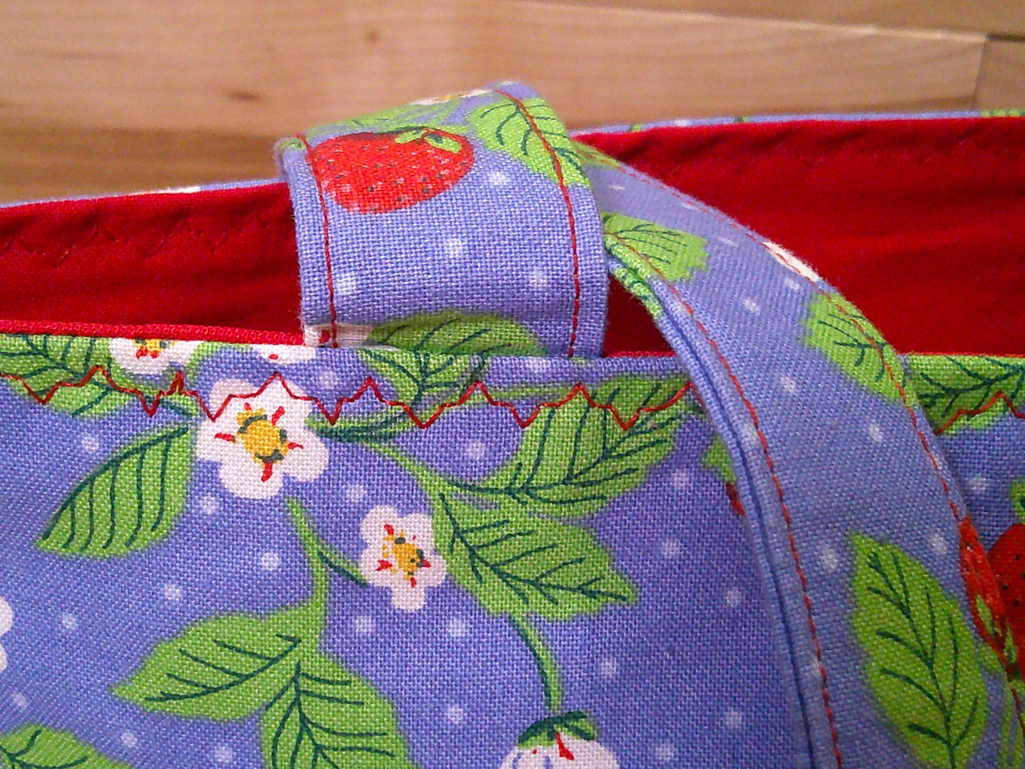 Strawberries on the vine ~ project bags