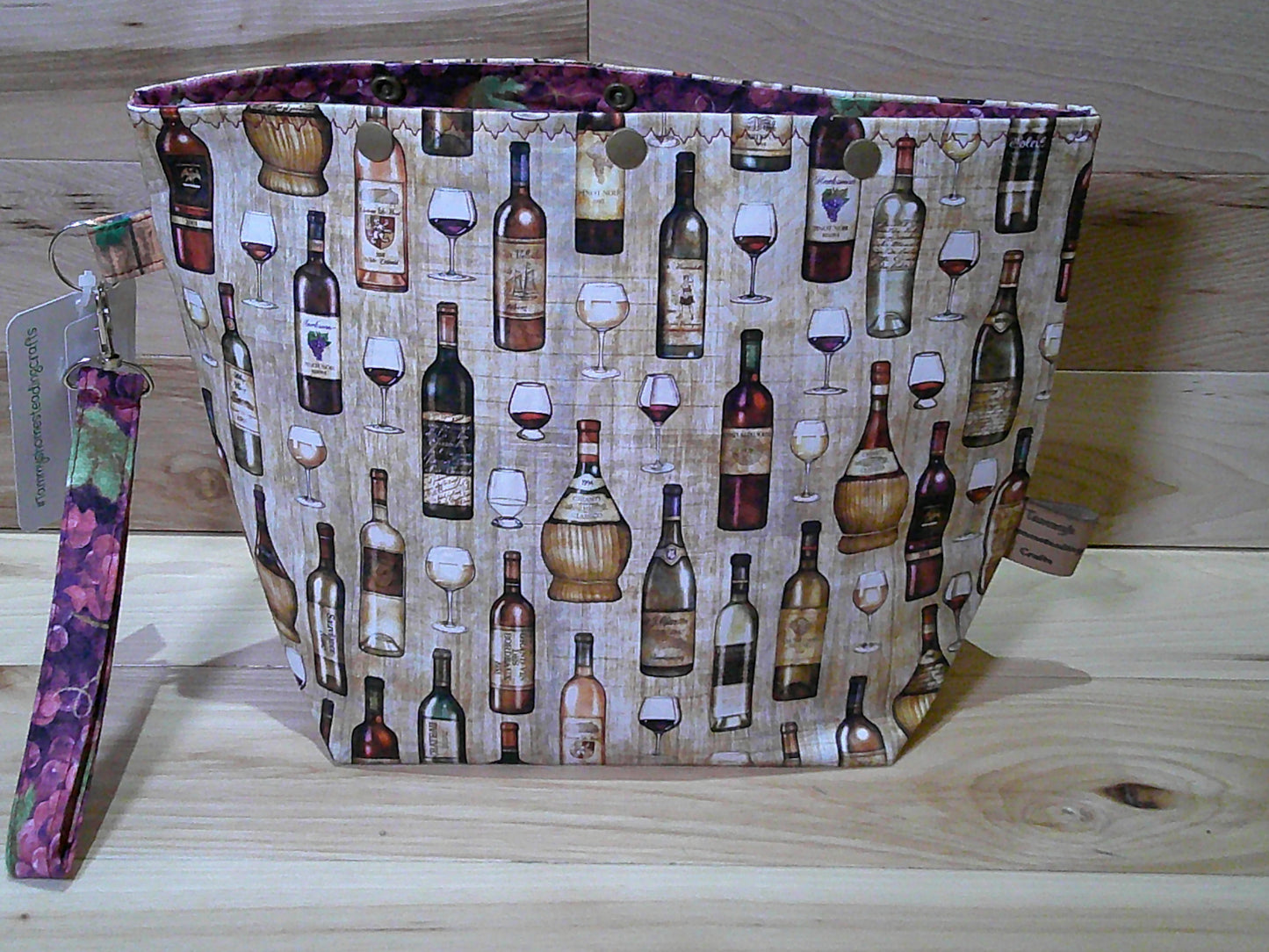 Wine bottles w/ grapes ~ project bags