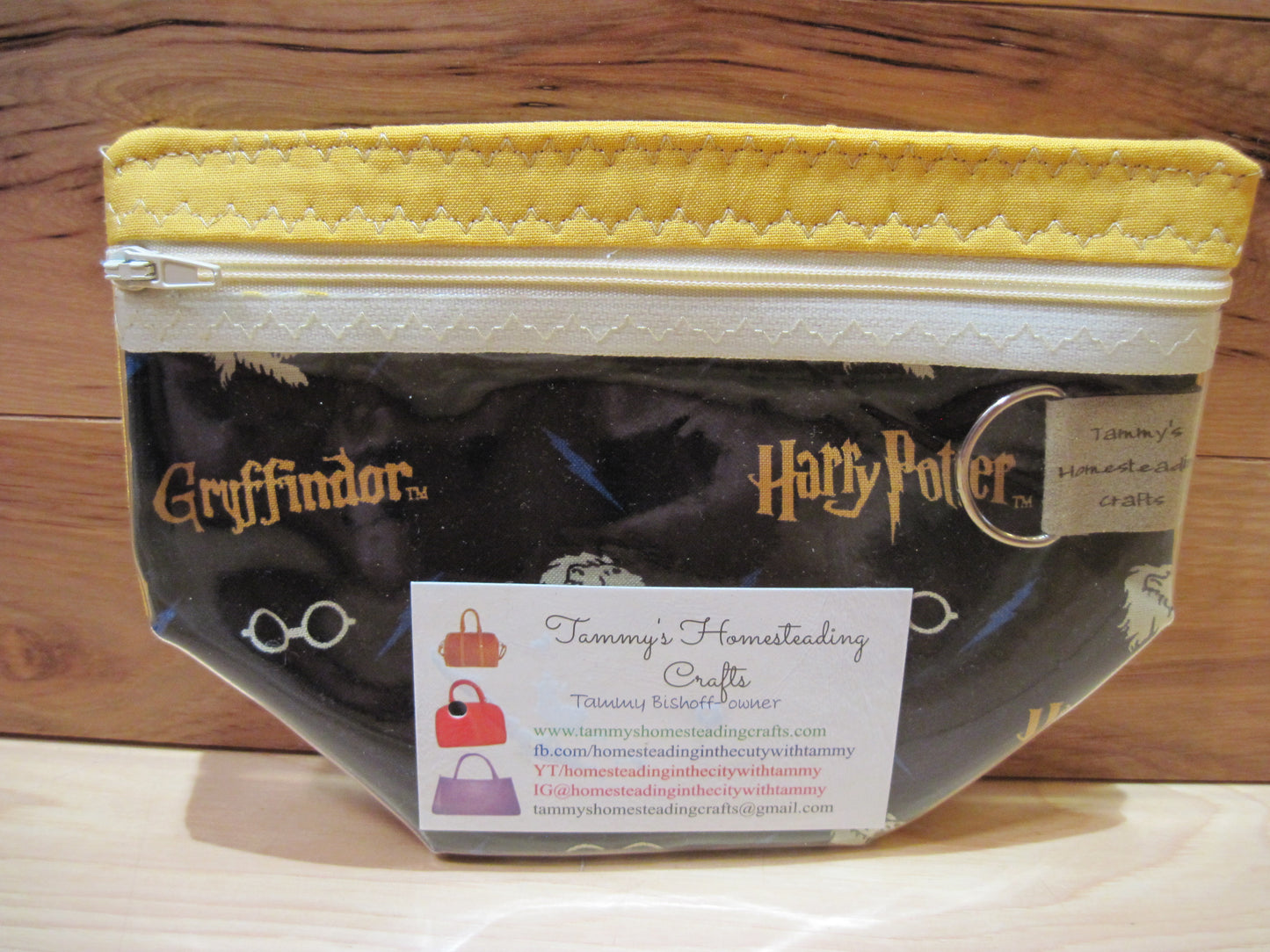 Notions Bag Gryffindor, Harry Potter w/ yellow gold & white zipper