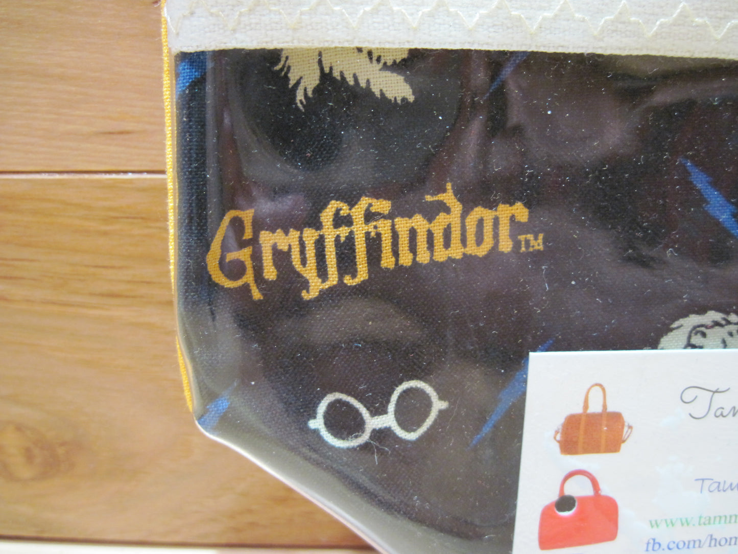 Notions Bag Gryffindor, Harry Potter w/ yellow gold & white zipper