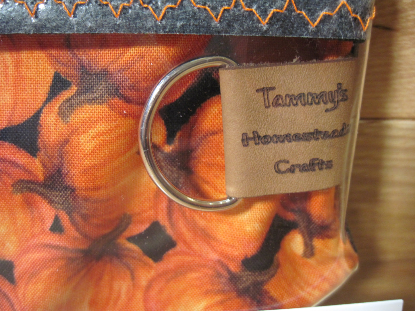 Notions Bag ~ Pumpkins w/ brown basket weave fabric & zipper