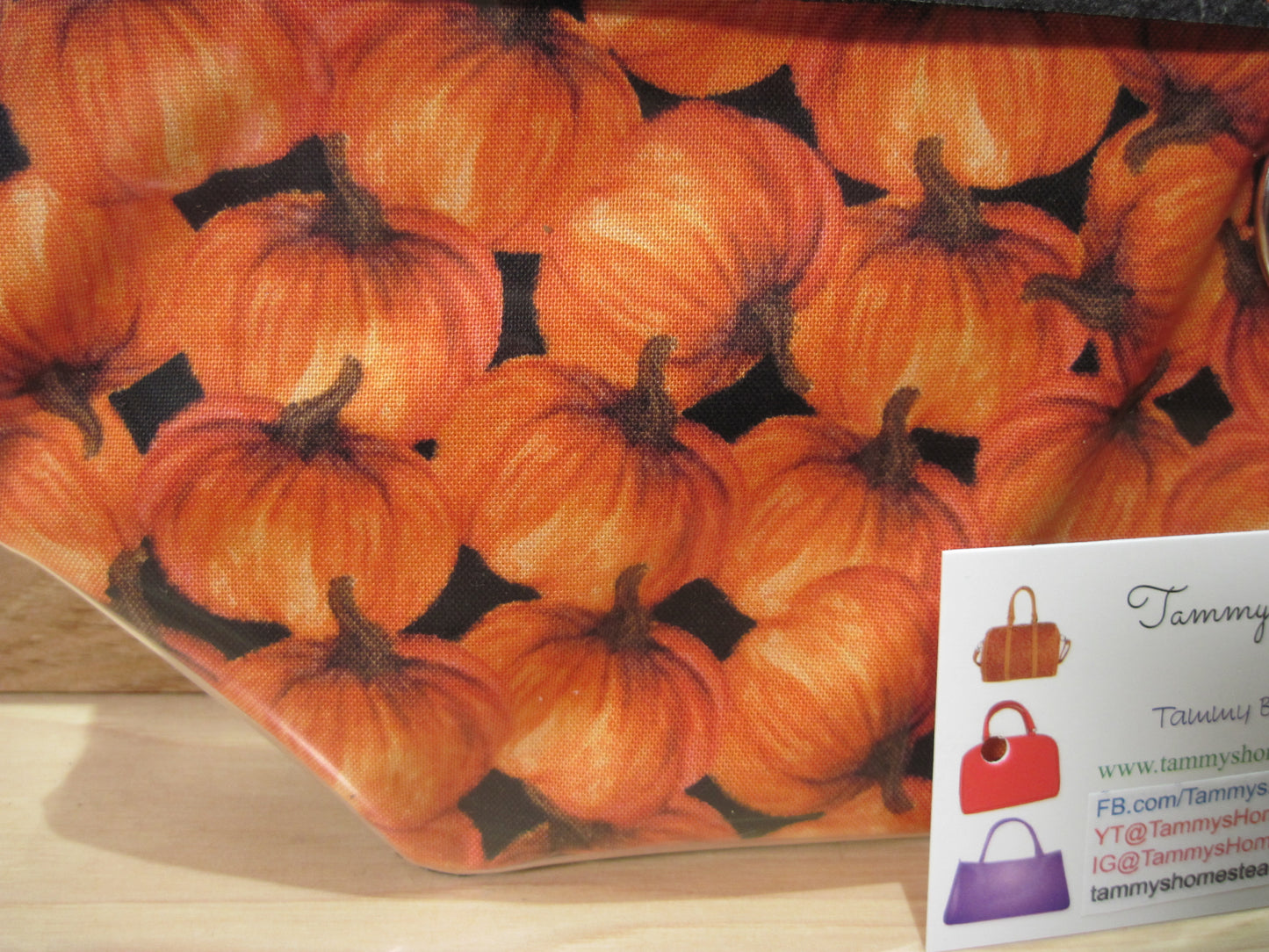 Notions Bag ~ Pumpkins w/ brown basket weave fabric & zipper