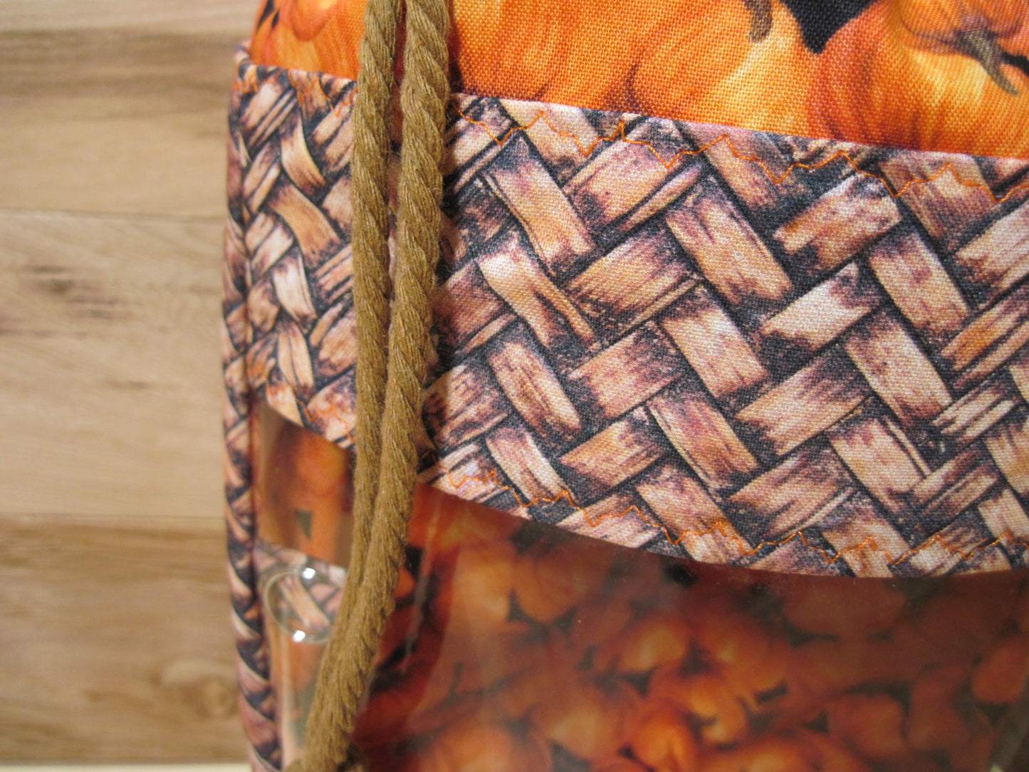 Small Window Drawstring ~ Pumpkins w/ basket weave fabric project bag