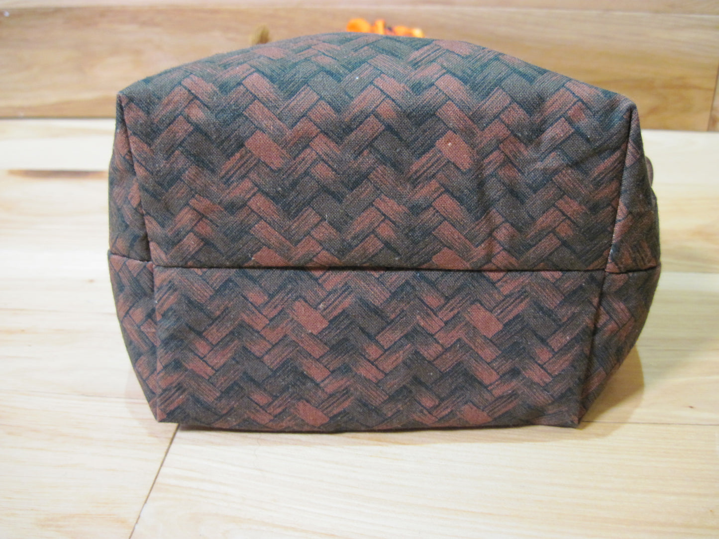 Small Window Drawstring ~ Pumpkins w/ brown basket weave fabric project bag