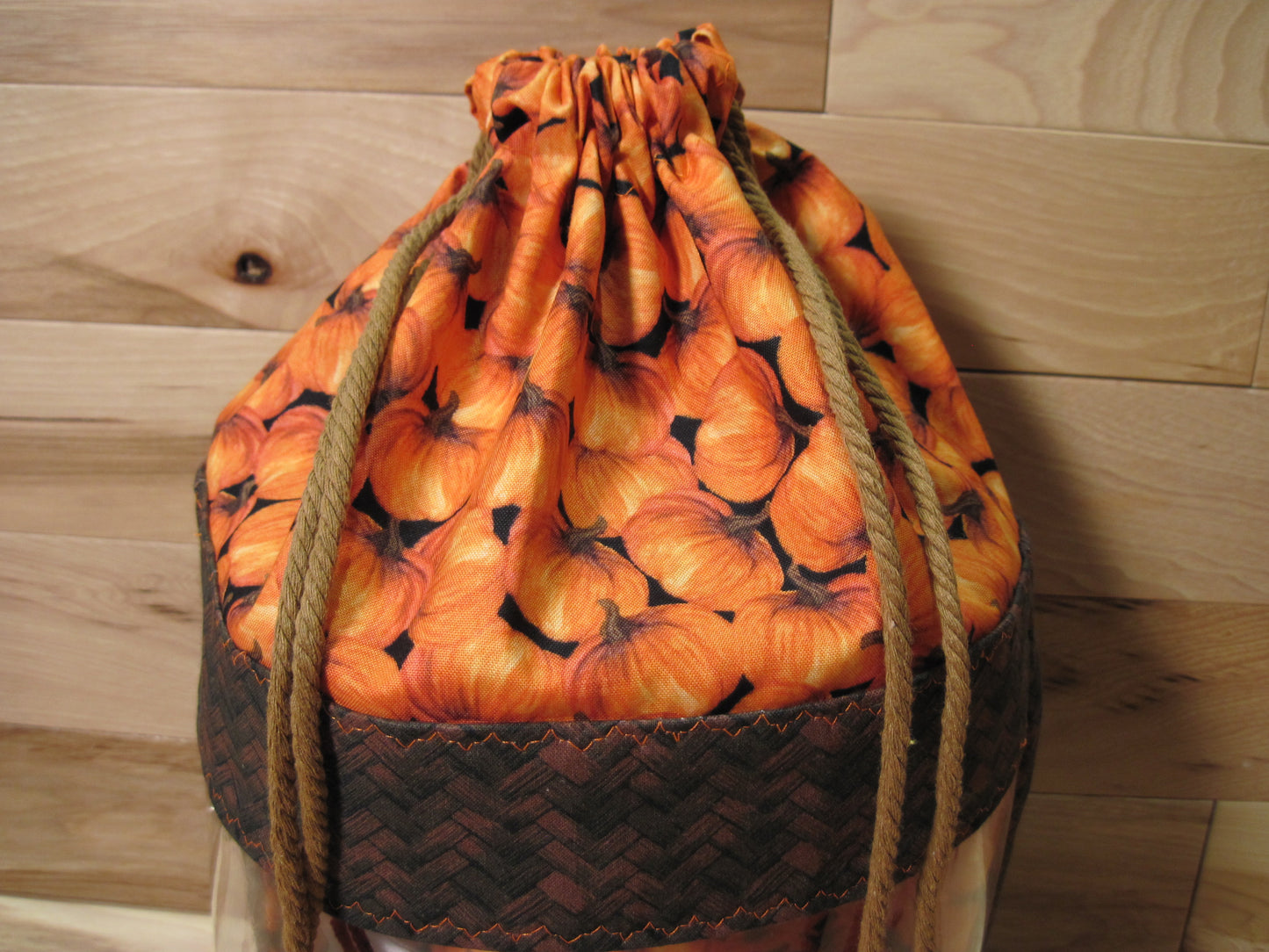 Medium Window Drawstring ~ w/ pumpkins in brown basket weave fabric project bag