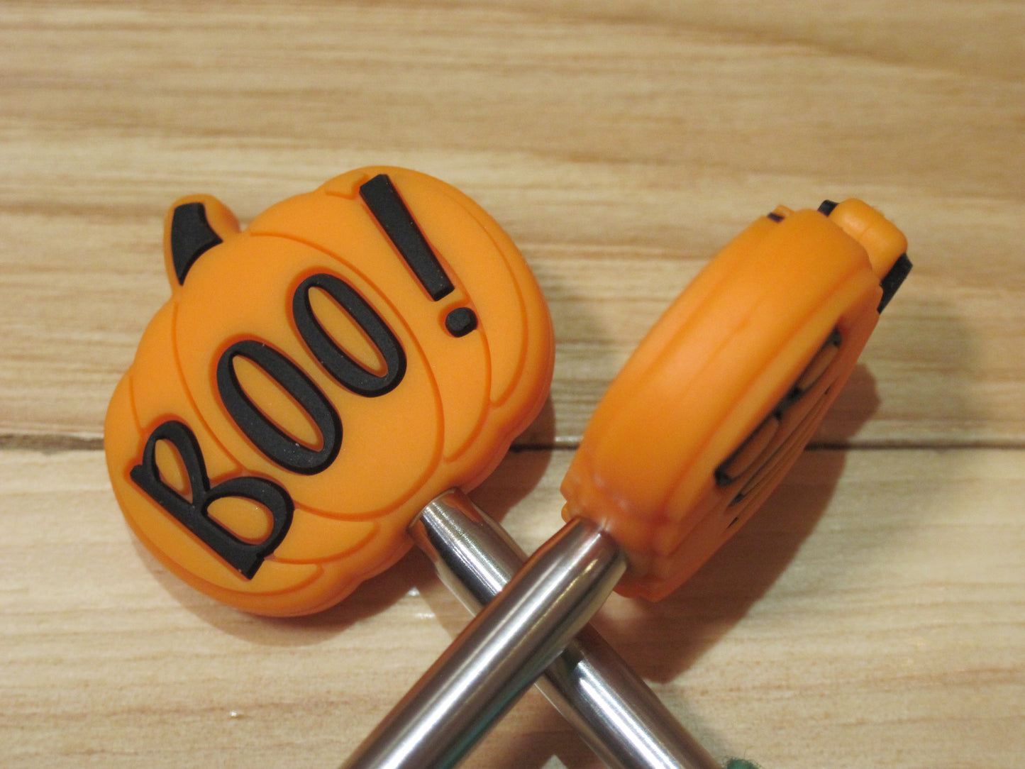 "BOO" pumpkin ~ Stitch Stoppers
