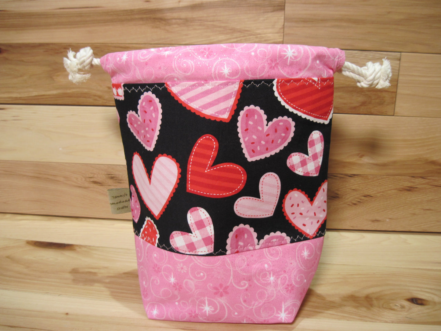 Small Drawstring Valentine's Day Heart w/ pink