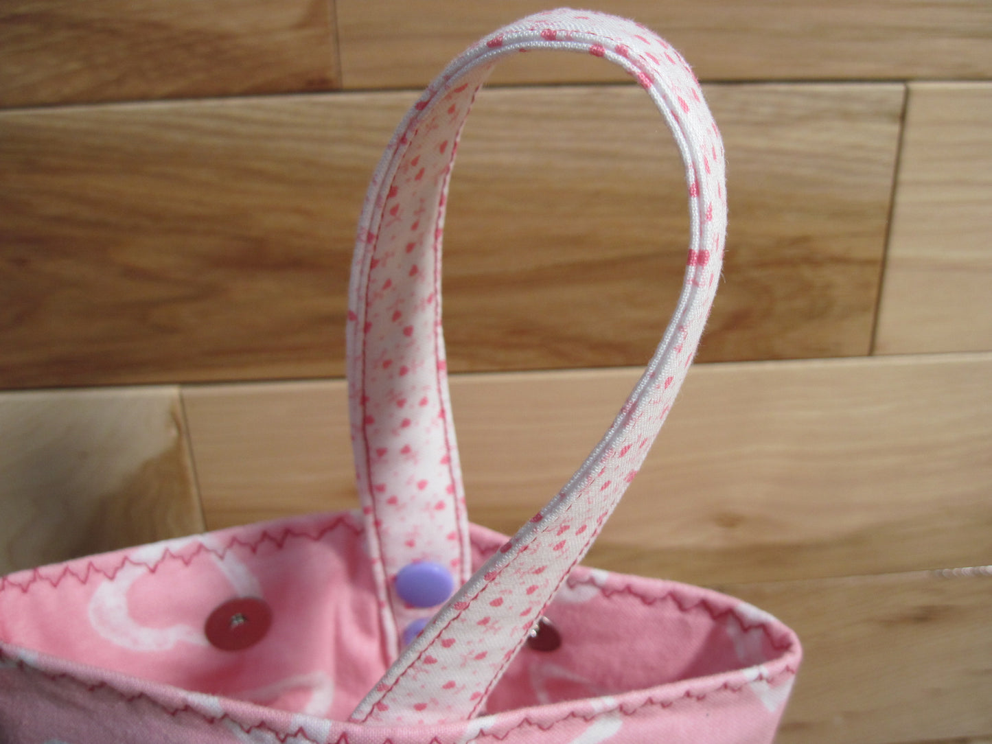 Wrist-Yarn Bag Valentine's Day Conversation Hearts w/ pink hearts handle