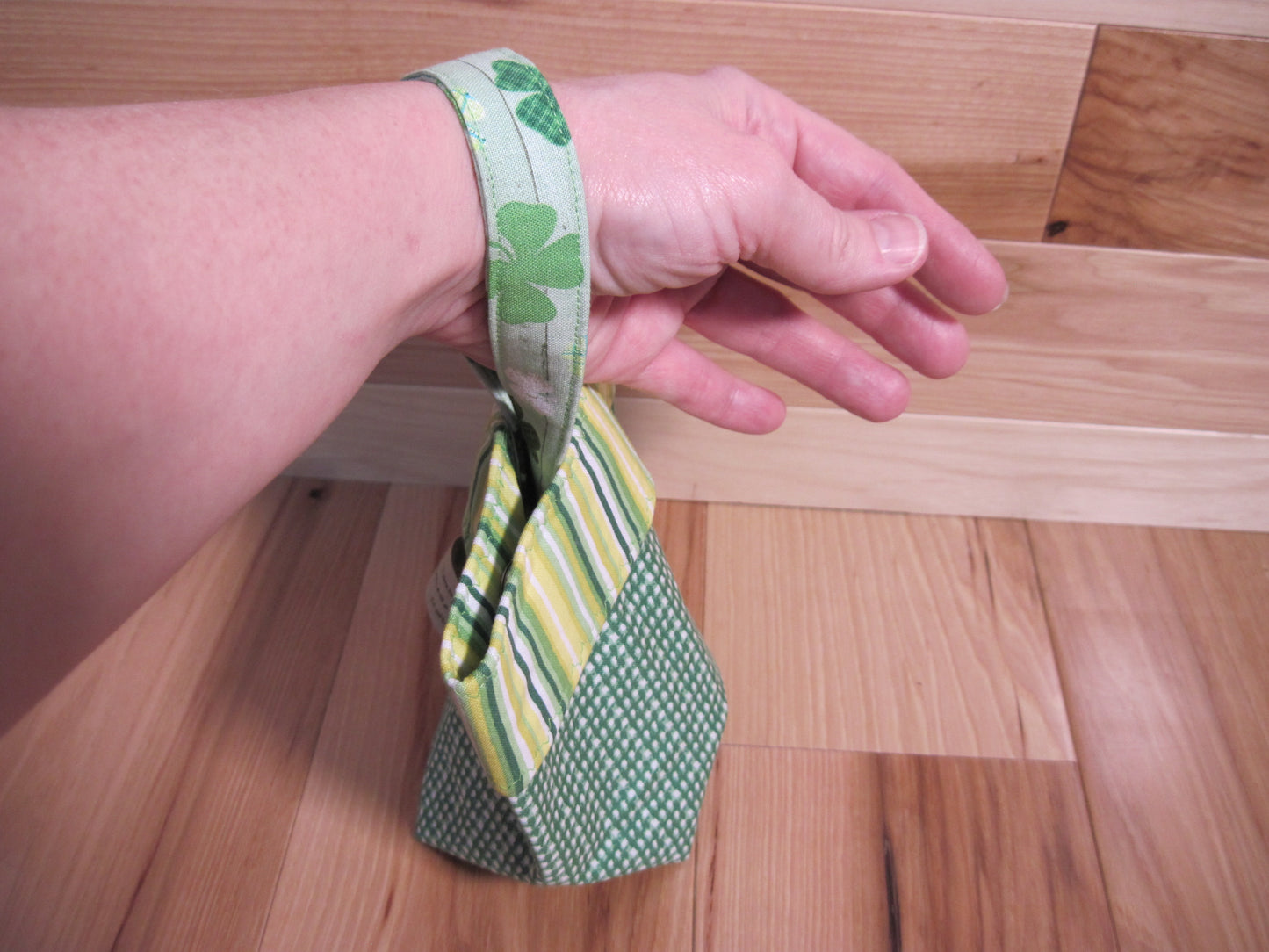 Wrist-Yarn Bag St. Patty's Day w/ plaid & stripes & shamrock handle