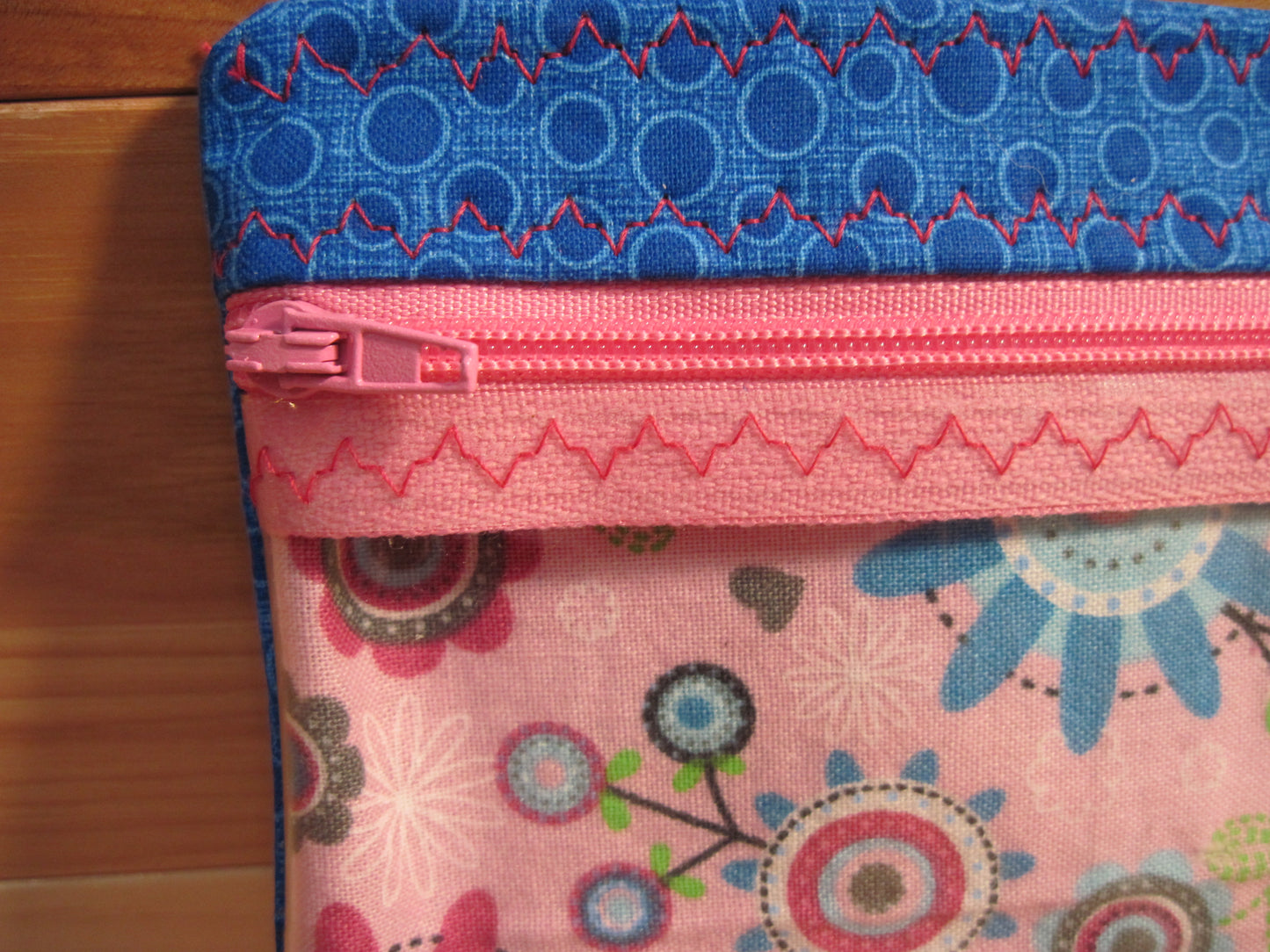 Notion's Bag Pink flower/circles w/ blue/ pink zipper