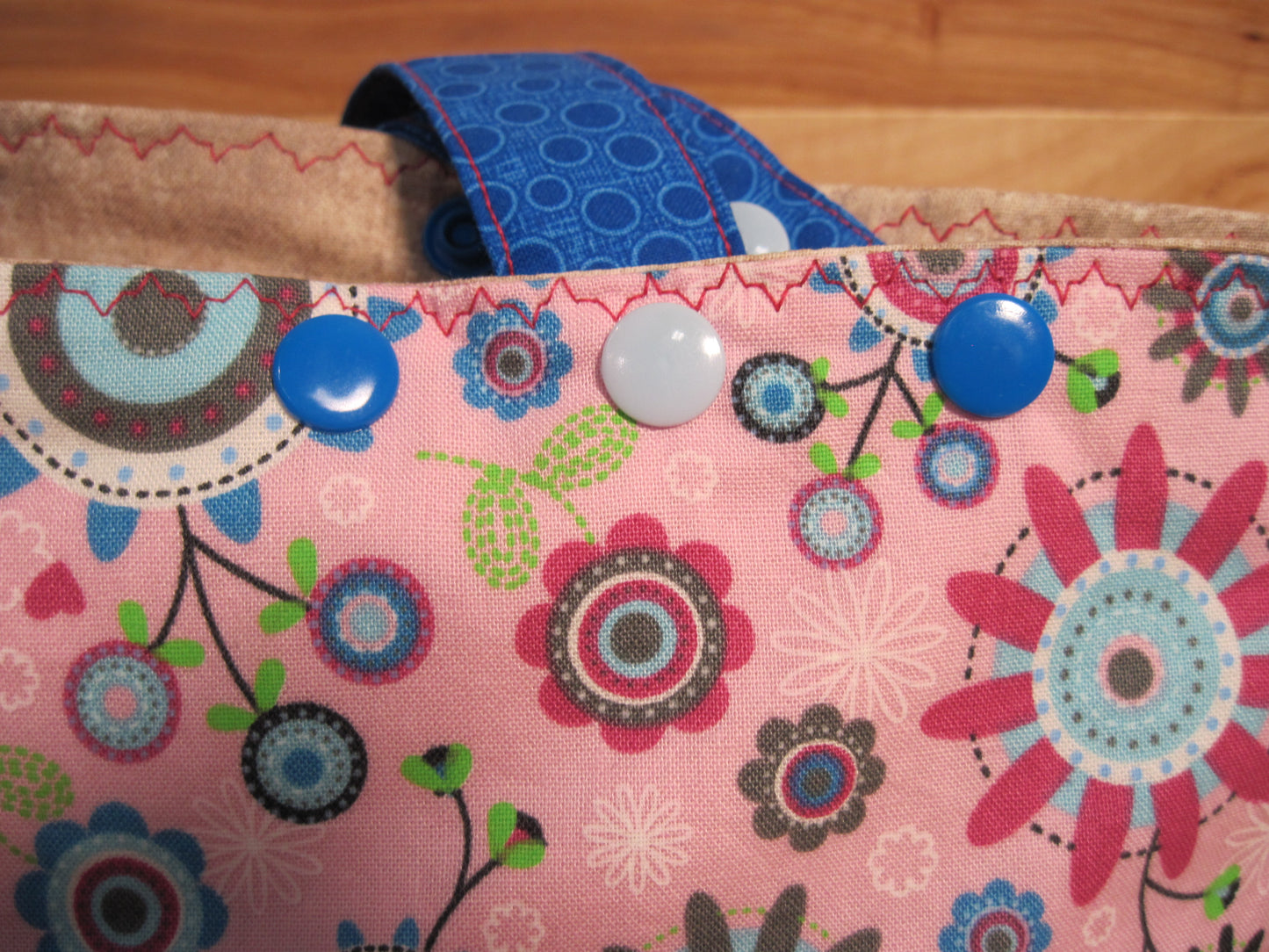 X-Large Pink flower/circles w/ blue/ snaps & removable handles project bag