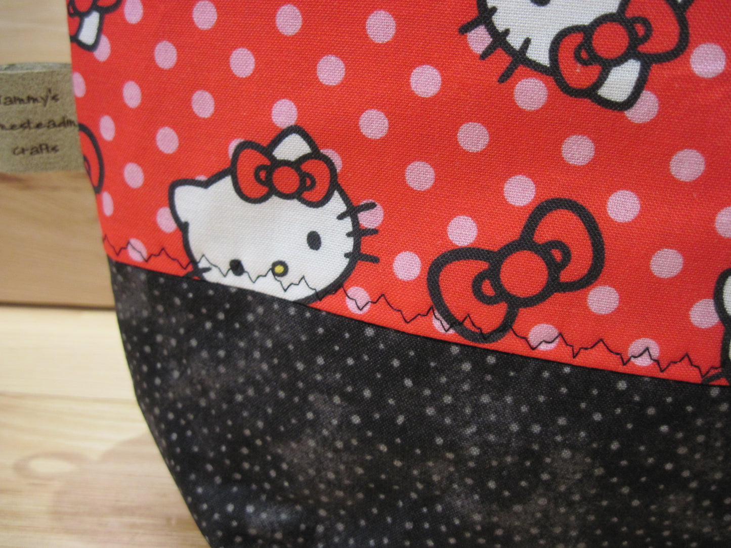 Medium Hello Kitty w/ black & snaps project bag